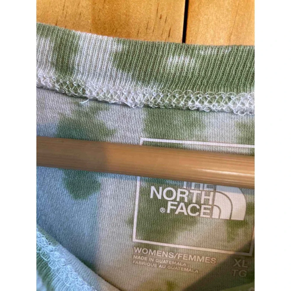 Size XL The North Face Green Women's Short Sleeve Shirt - Picture 3 of 5